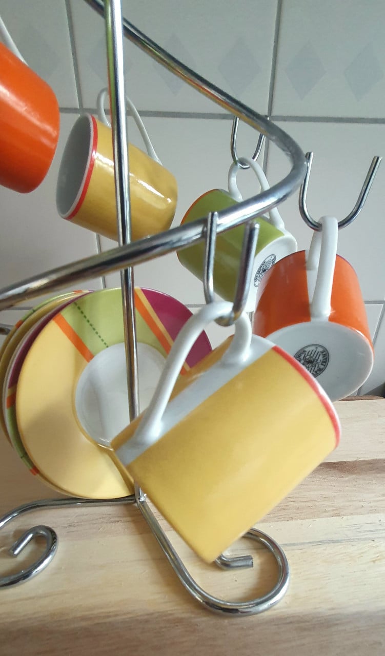Vintage kleurrijke 6 persoons kop en schotel