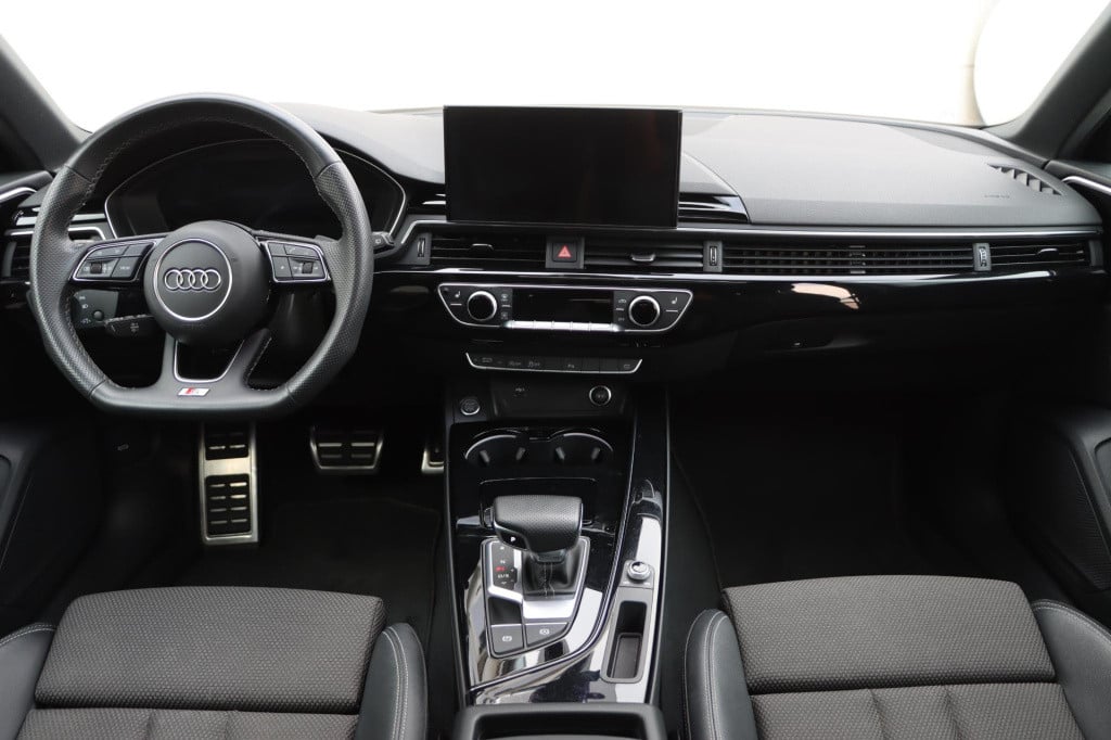 Audi A4 avant 40 tfsi s edition 204pk s-tronic