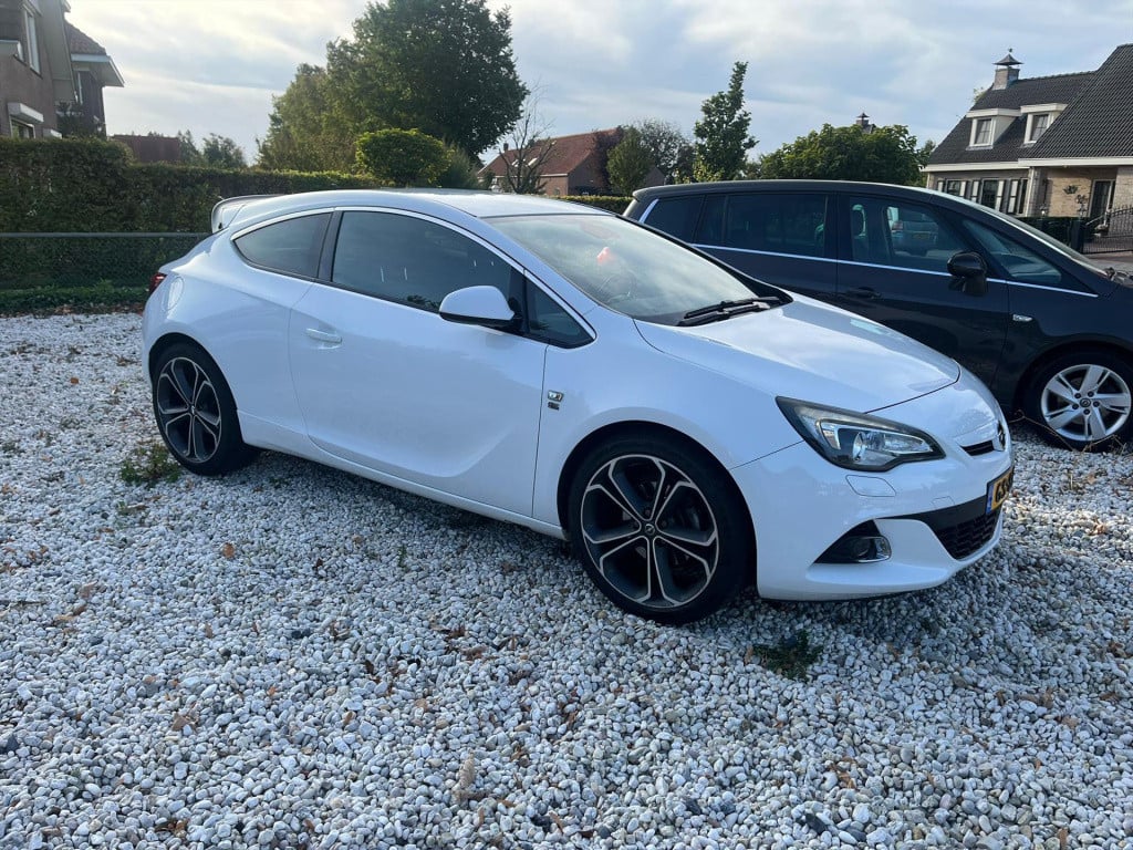 Opel Astra 1.4 t 140pk s&amp;s sport
