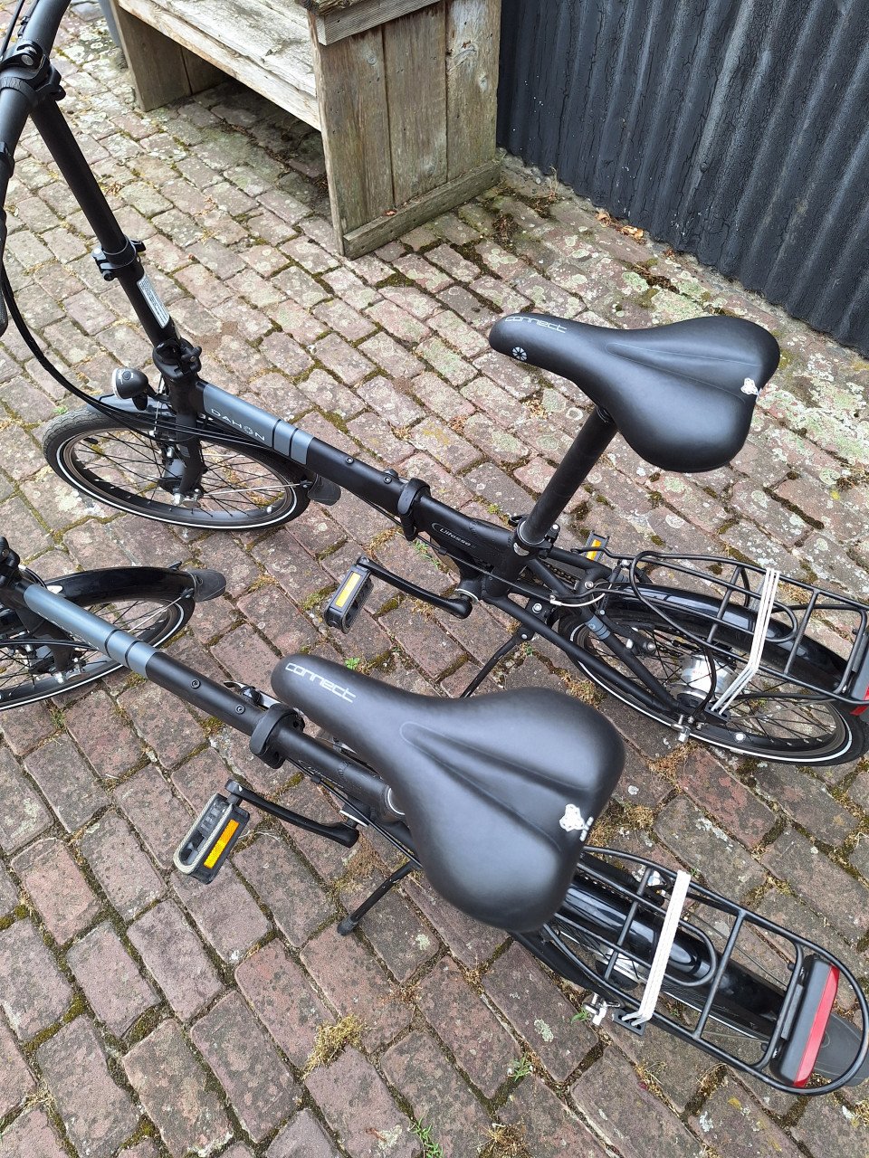 2 Dahon vouwfietsen, 275 euro per stuk