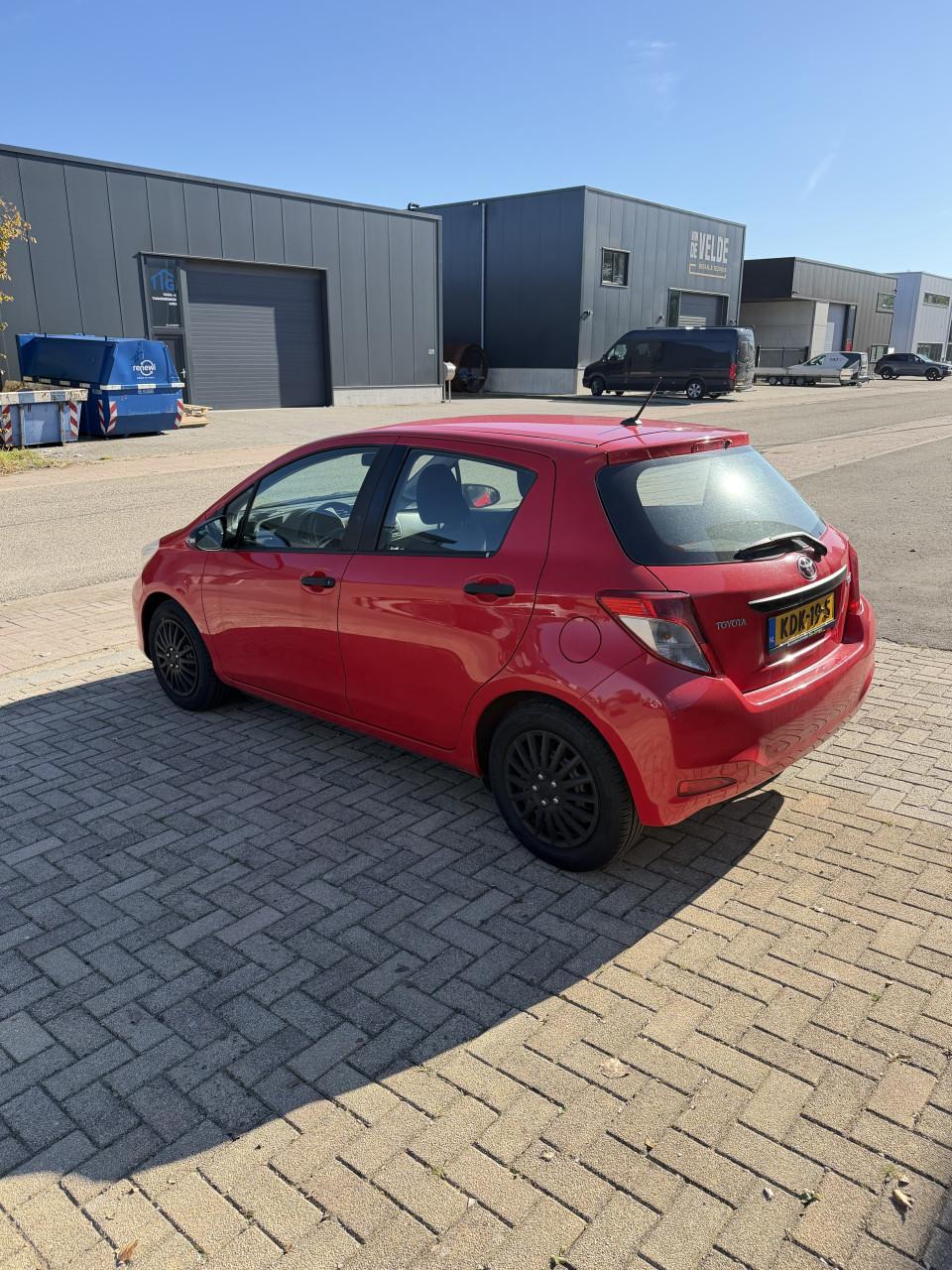 Toyota Yaris 1.0 VVT-i 2012 84.000 KM Airco APK Lage kmstand