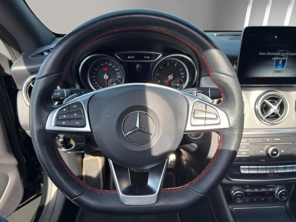 Mercedes-Benz Cla shooting brake 180 business solution amg night upgrade