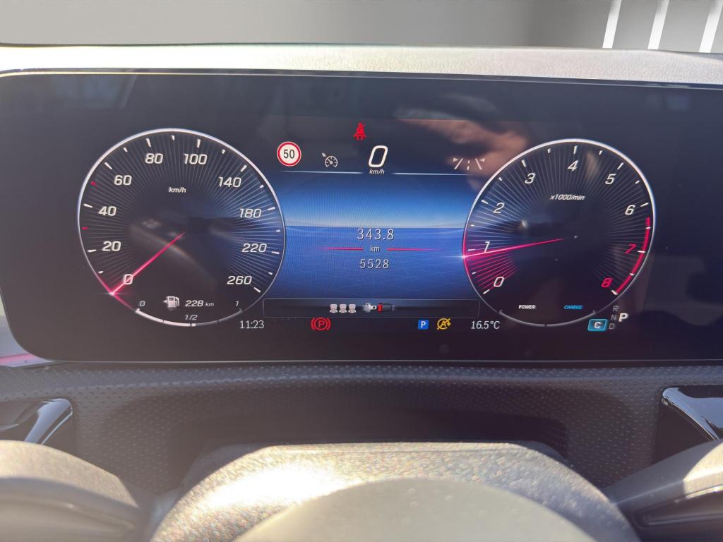 Mercedes-Benz A-Klasse 180 amg line | pano | sfeer | stoelverw. | camera | 