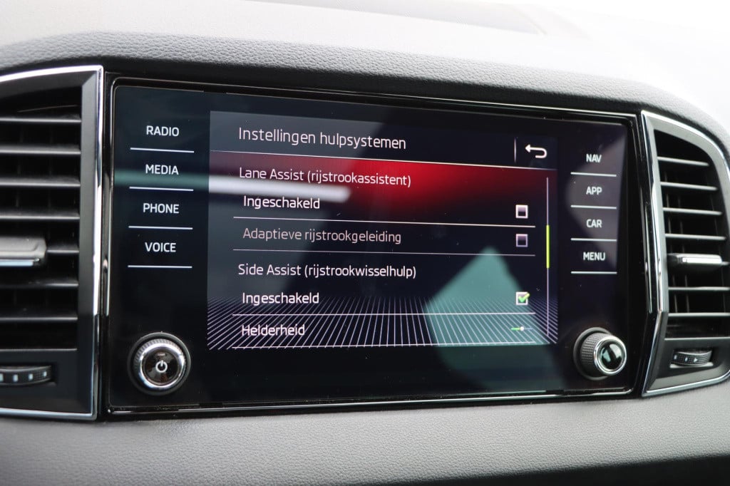 Skoda Karoq 1.5 tsi sportline business 150pk dsg7