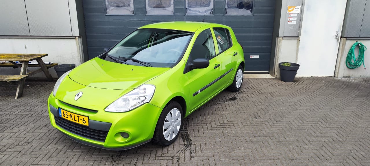 TE KOOP RENAULT CLIO 1.2 SPECIAL LINE IN TOPSTAAT 95.227 KM