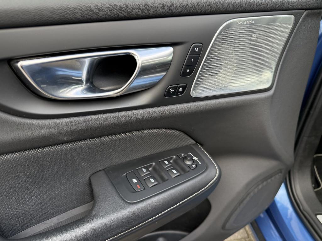 Volvo V60 t6 340pk recharge r-design| b&w sound| panodak| adap.cruise| tre