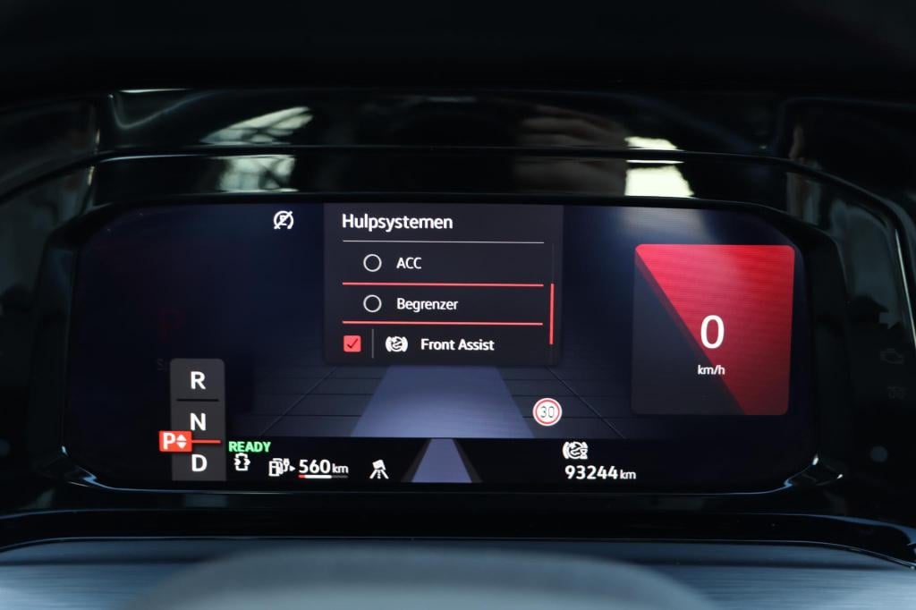 Volkswagen Golf 1.4 ehybrid style 204pk dsg6 | soh 89,2% |