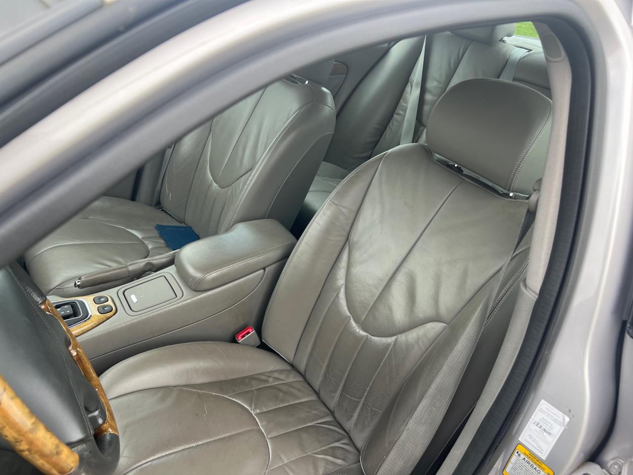 Unieke Jaguar S Type uit 2000 met slechts 131.000 km