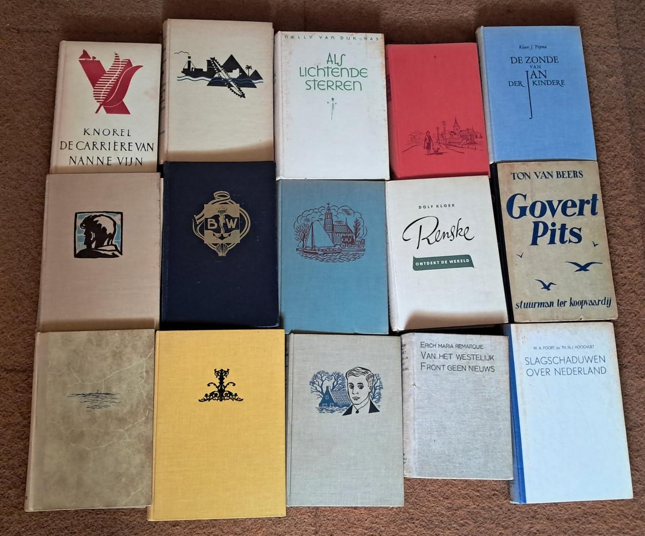 Oude jeugdboeken met harde kaft, in goede gebruikte staat