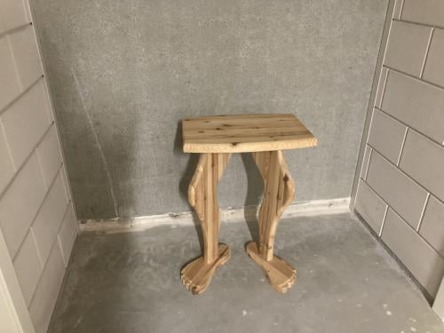 Bij zet tafel