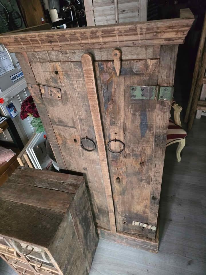 HEEL VEEL ITEMS IN STOER EN SOBER BIJ 3Z FACTORY ARNEMUIDEN, EN HEEL VEEL