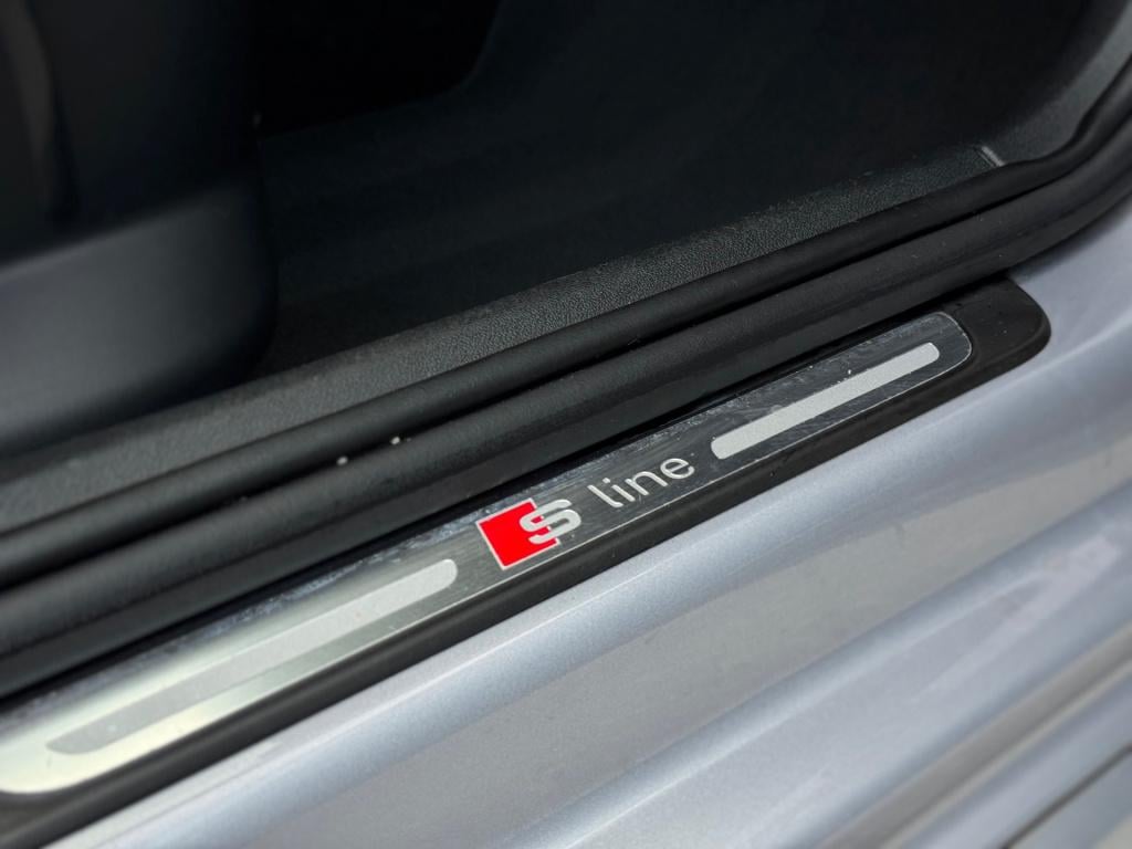 Audi A1 Sportback 1.0 tfsi s-line * nap * cruise control * 17 inch