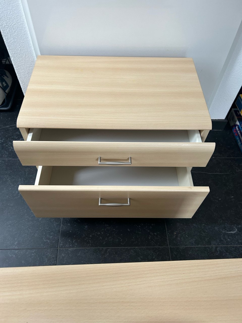 Te koop: 2 nachtkastjes