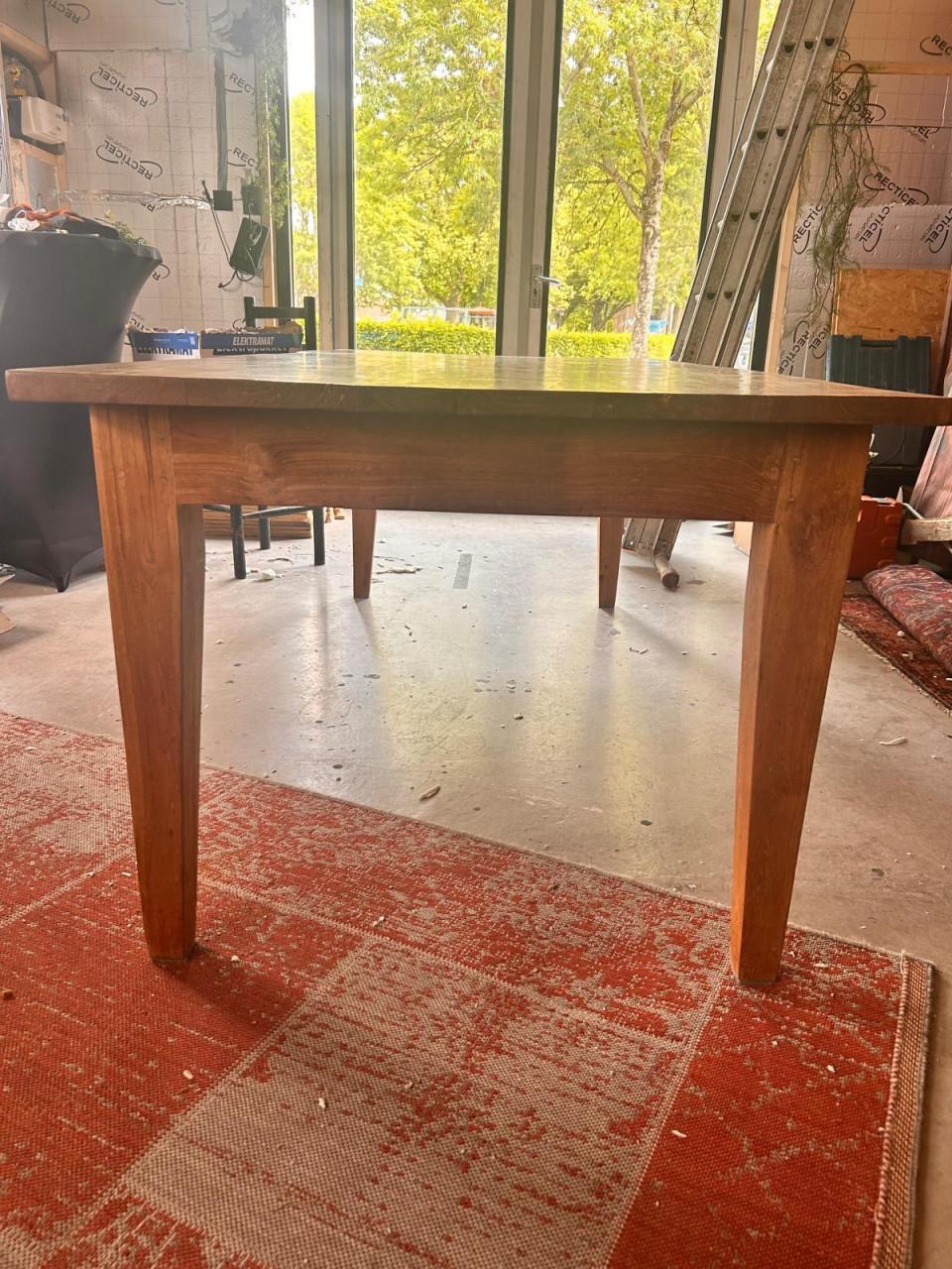 Teakhouten eettafel