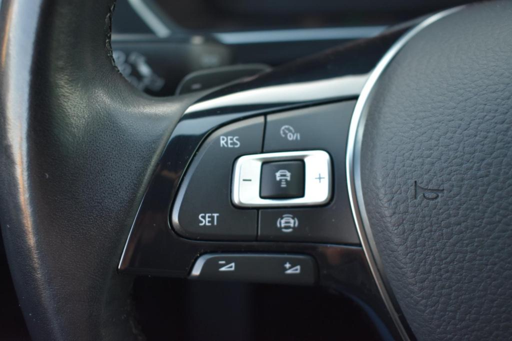 Volkswagen Tiguan 1.5 tsi act r-line | trekhaak | nap | apple carplay | and