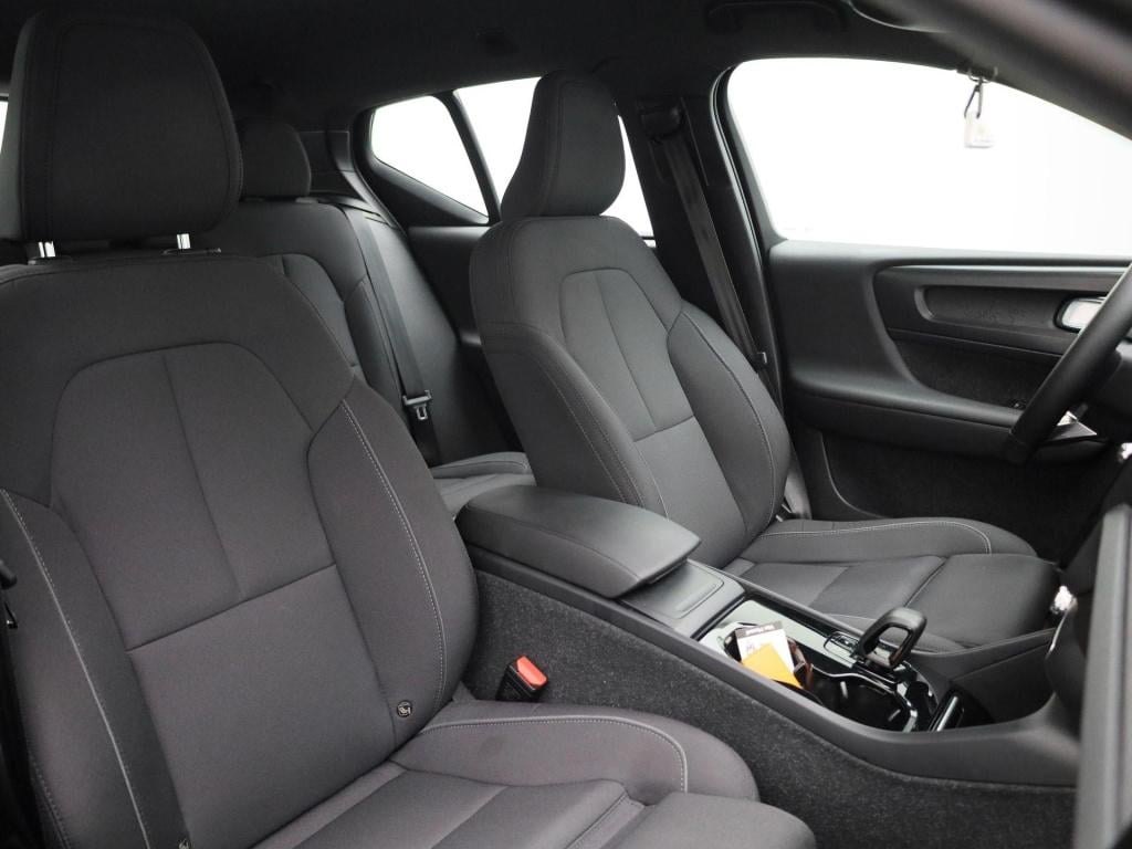 Volvo XC40 recharge core 70 kwh | automaat | apple carplay / android auto |