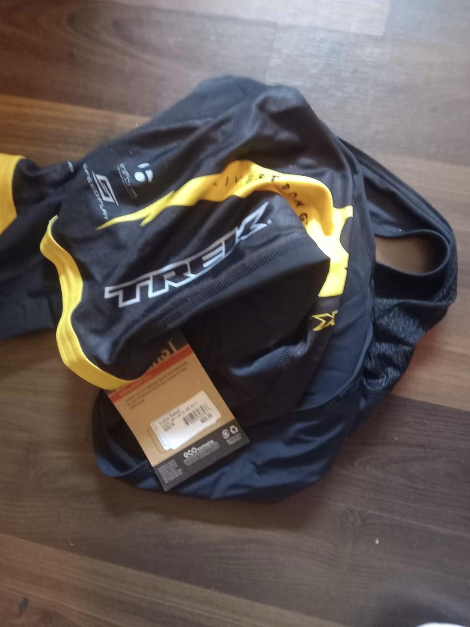 Trek Fiets Shirt en BBB Overschoenen - Nieuw