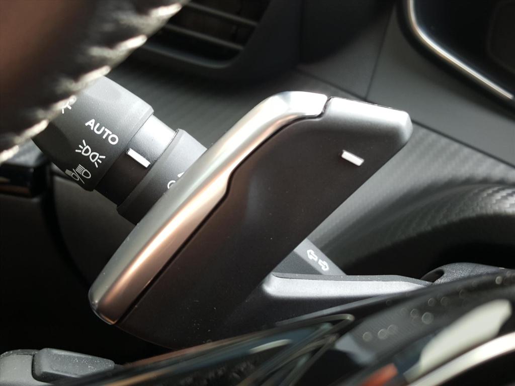 Peugeot 2008 1.2 130pk allure automaat eat8 apple carplay & android auto | 