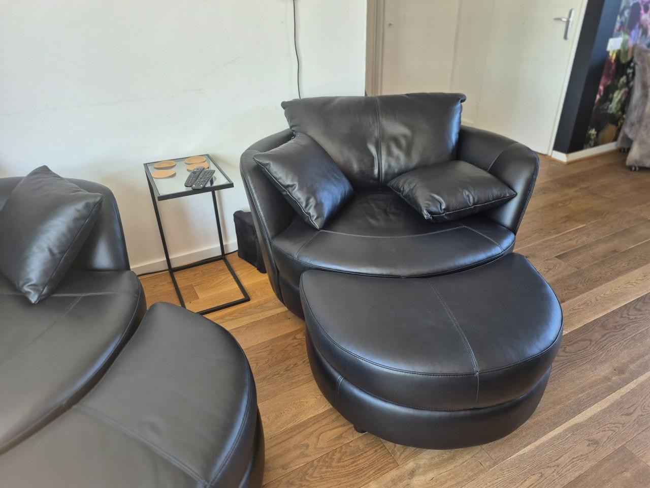 Draaifauteuil + poef (2x)