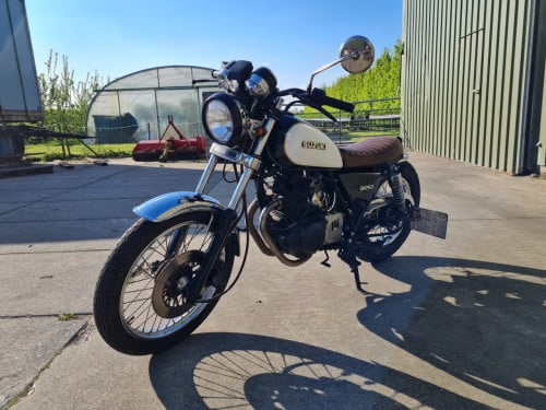 Caferacer Suzuki GN250