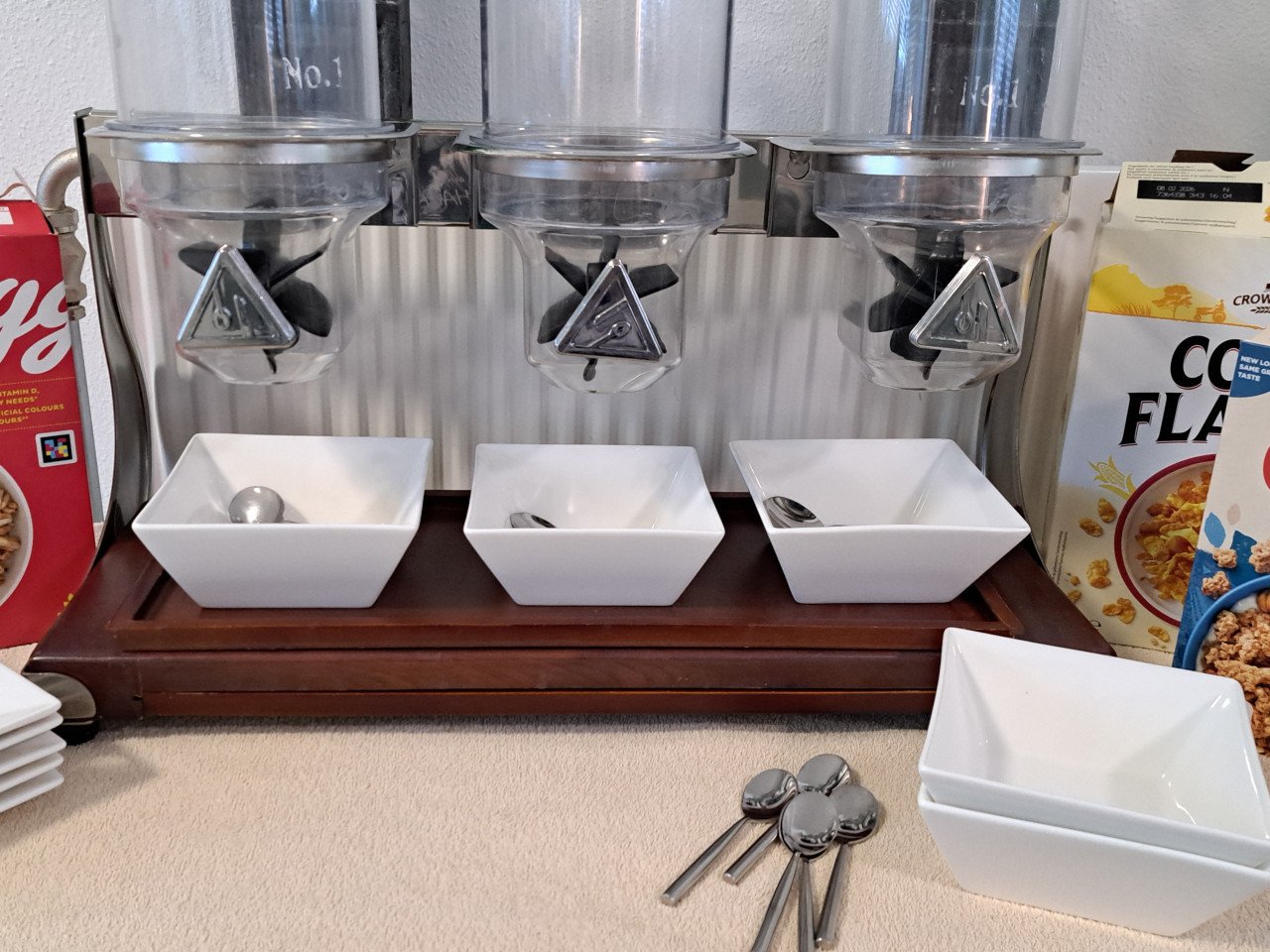 Muesli dispenser