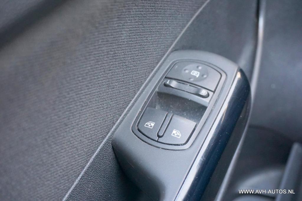 Opel Corsa 1.2-16v essentia