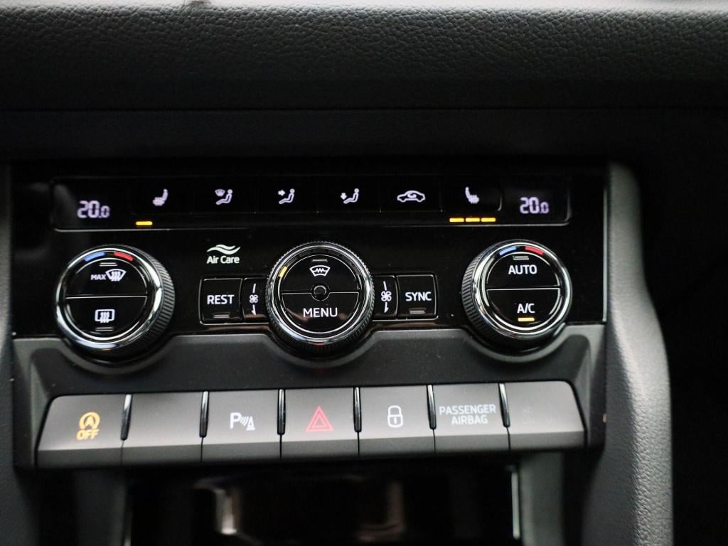 Skoda Kodiaq 1.5 tsi sportline business | panoramadak | trekhaak | sfeerver