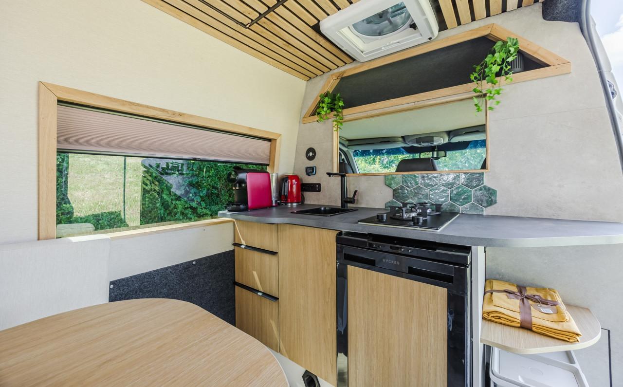 Unieke VW Crafter L2H2, Breedte bed, off-grid voorziening