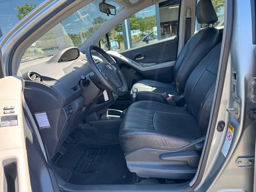 Toyota Yaris 1.3 vvti executive