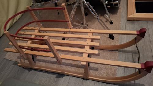 Houten Slee met rugleuning