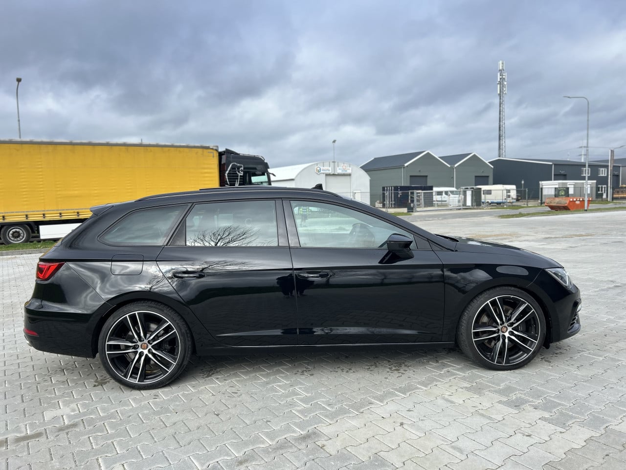 Seat Leon Cupra ST 300 4Drive |PANO|DSG|LANE ASSIST|CAMERA