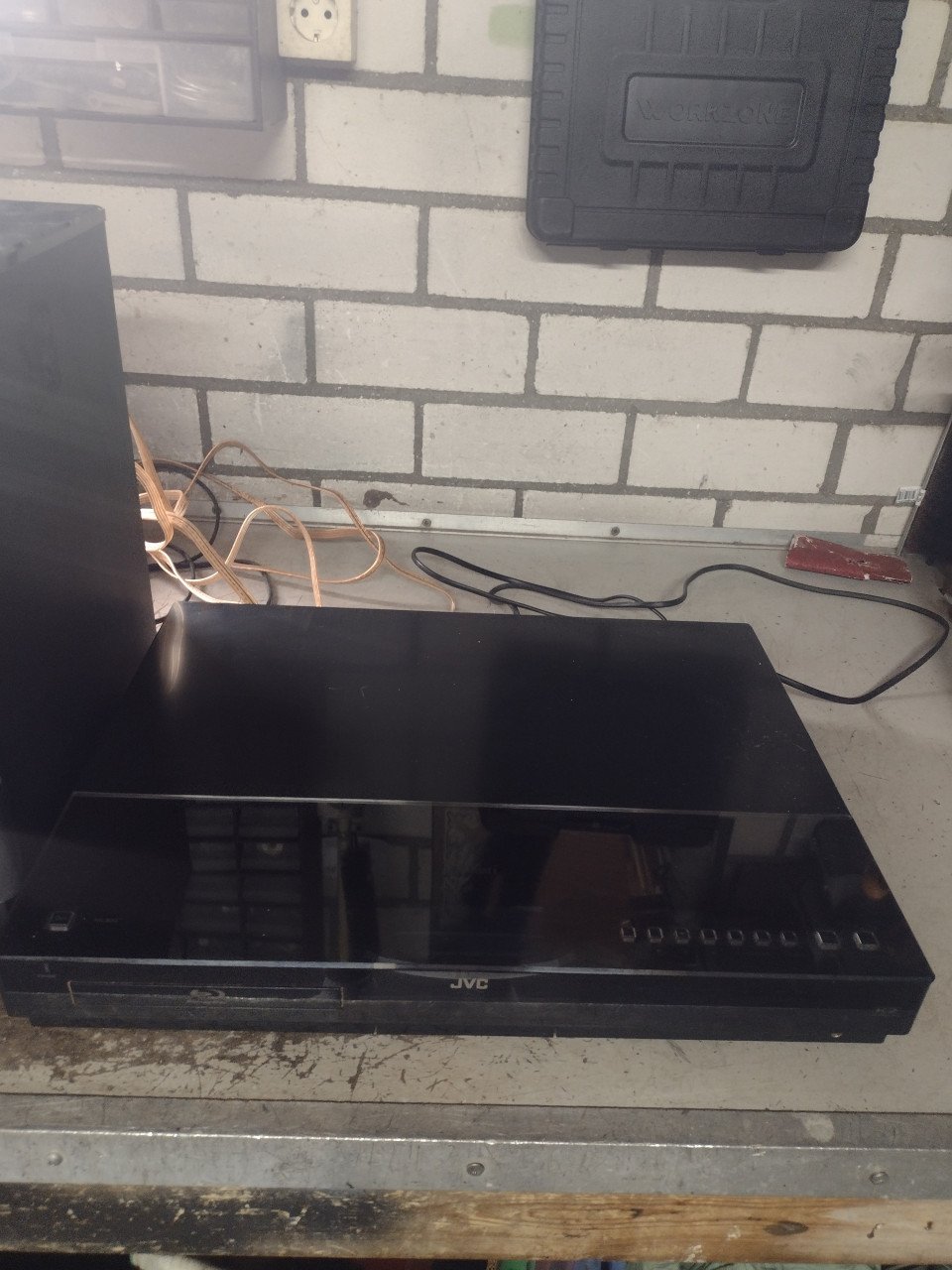 Te koop: Tv, Versterker en Boxen
