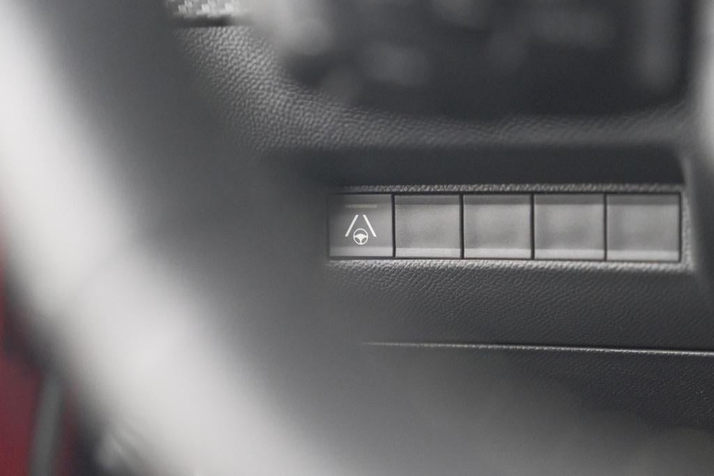 Peugeot 2008 puretech 130 eat8 gt | 360 camera | stoelmassage | adaptieve c