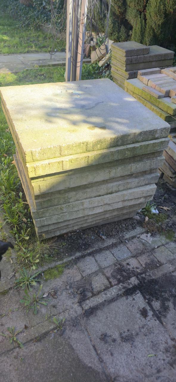 Gratis op te halen tuintegels!