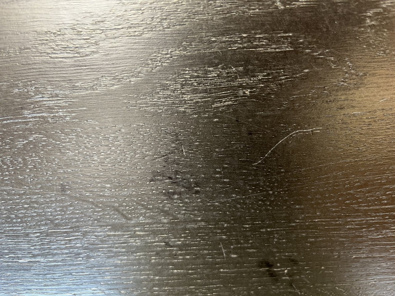Zwarte eettafel hout