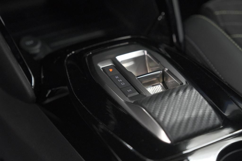 Peugeot 208 1.2 hybrid 145 e-dcs6 gt | alcantara pakket | camera | apple ca