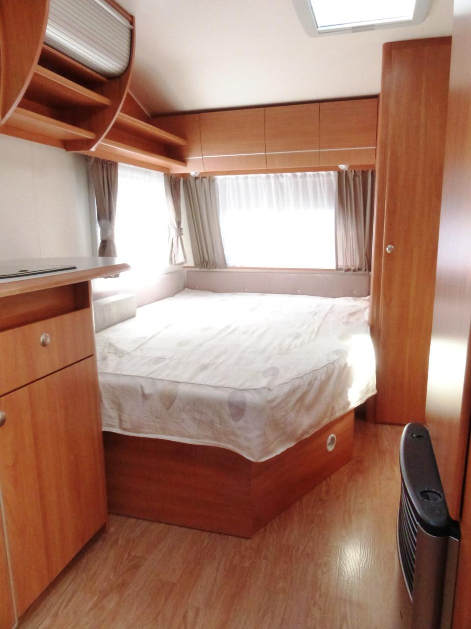 Caravan Homestar Racer 45 UTF, in zeer goede staat; bed 215×145cm!