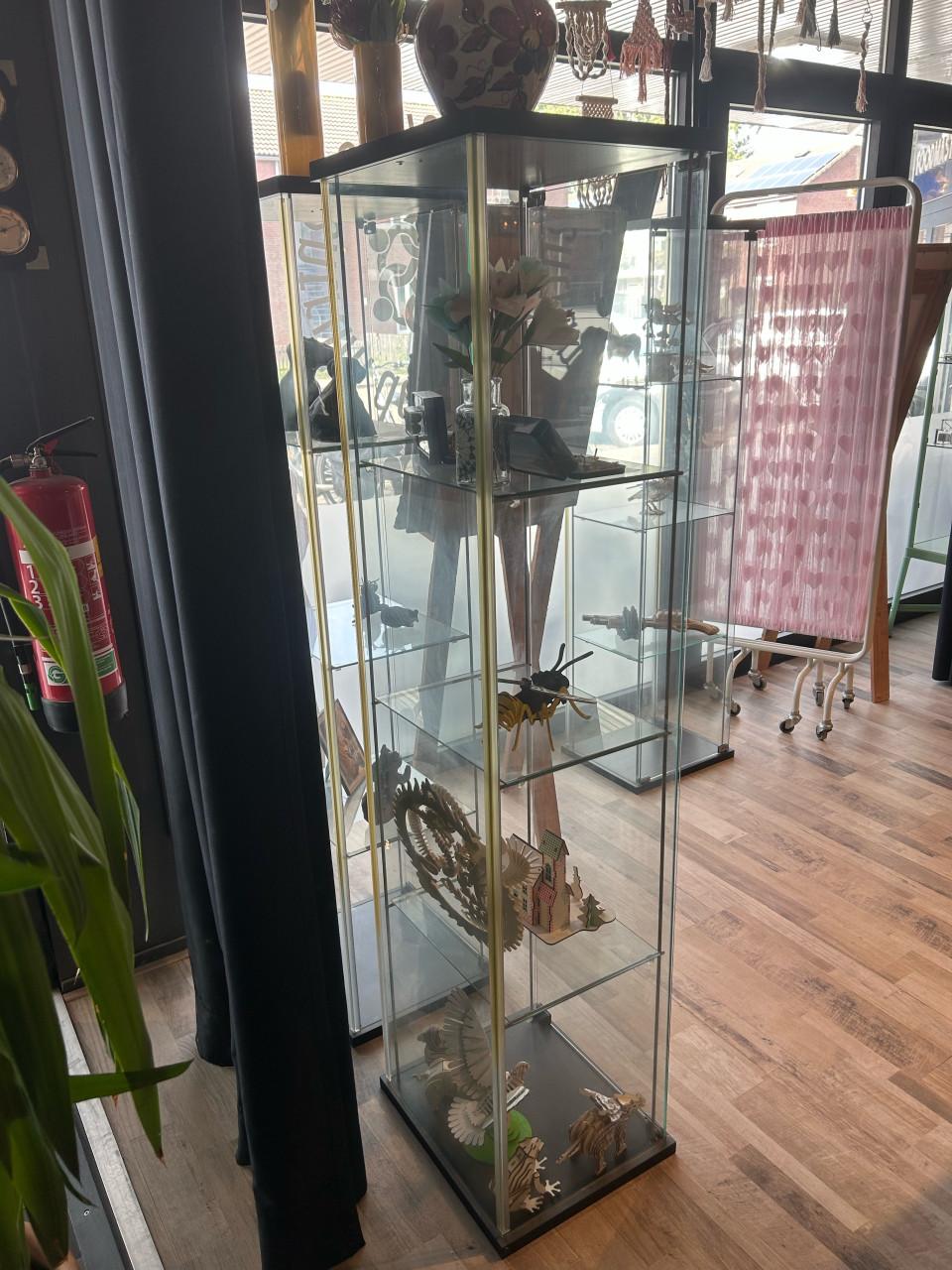 Vitrine kast 3x