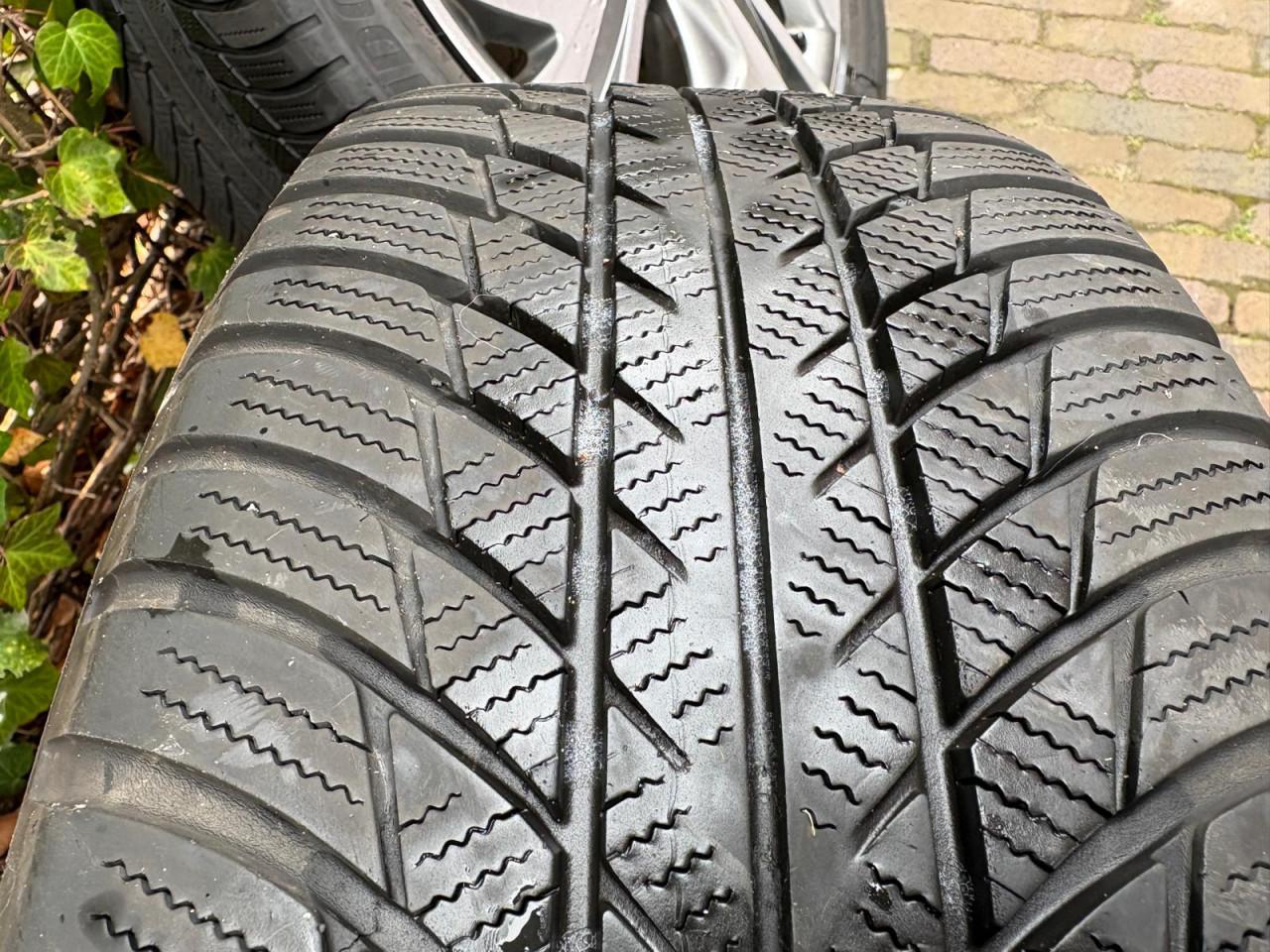 Winterbanden 205/55/R17