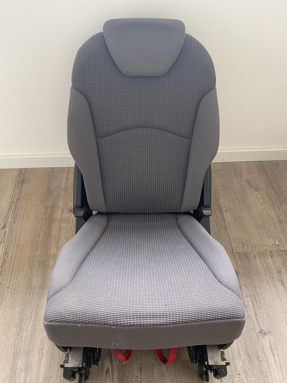 Autostoelen Peugeot 807, Citroen C8, Fiat Ulysse of Lancia Phedra