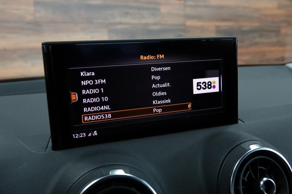 Audi Q2 1.4 tfsi | stoelverw. | pdc | 19" | camera |