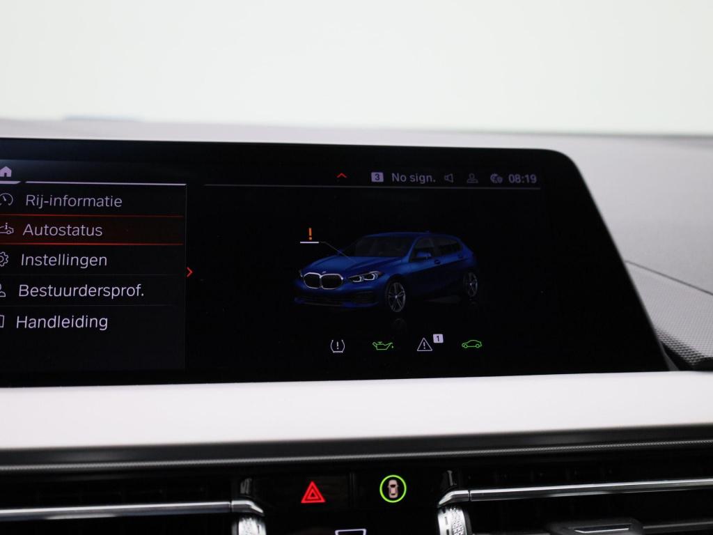 BMW 1 Serie 118i business edition | automaat | apple carplay / android auto