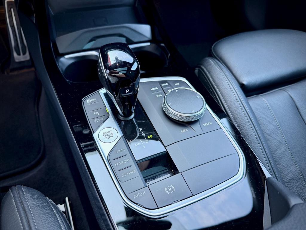 BMW 1 Serie 120i executive m-line leder panodak