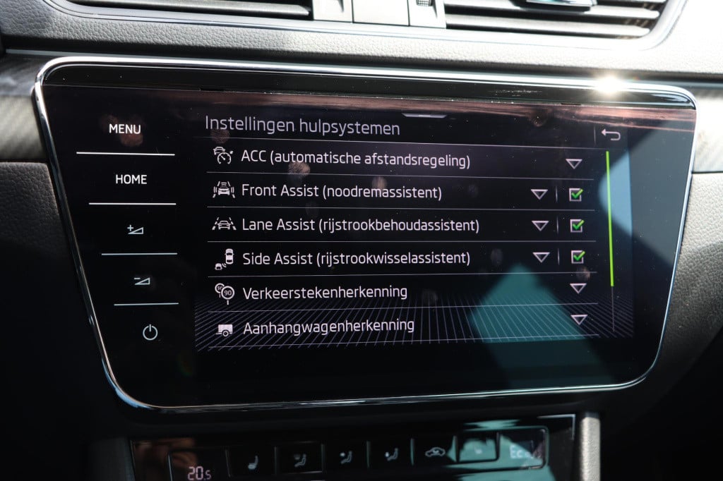Skoda Superb combi 1.4 tsi iv sportline 218pk dsg6