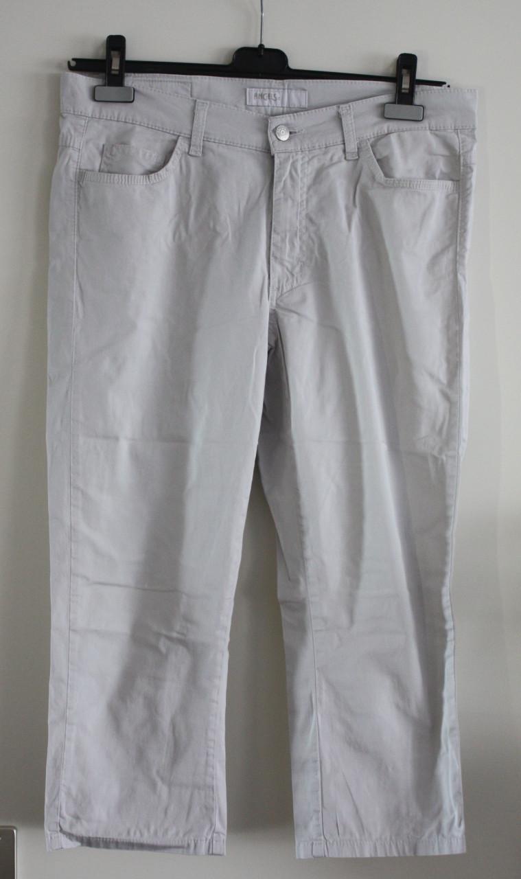Licht grijze broek maat 42