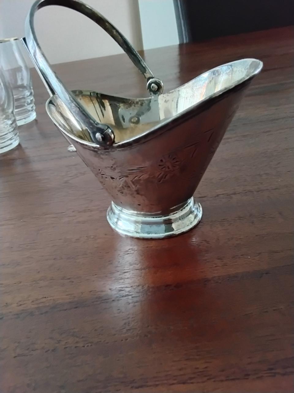 Verzilverd suikerpotje