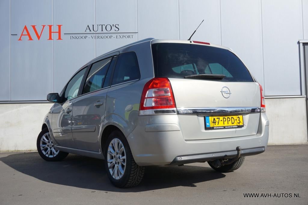 Opel Zafira 1.8 111 years edition, 7 - persoons!