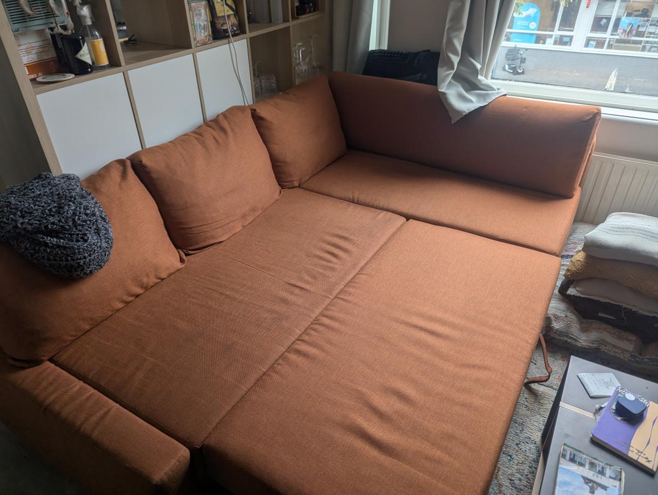Oranje/bruine Ikea slaapbank