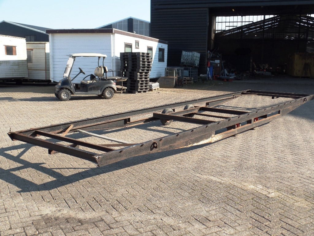 Div. maten onderstellen van stacaravans ideaal voor zelfbouwprojecten