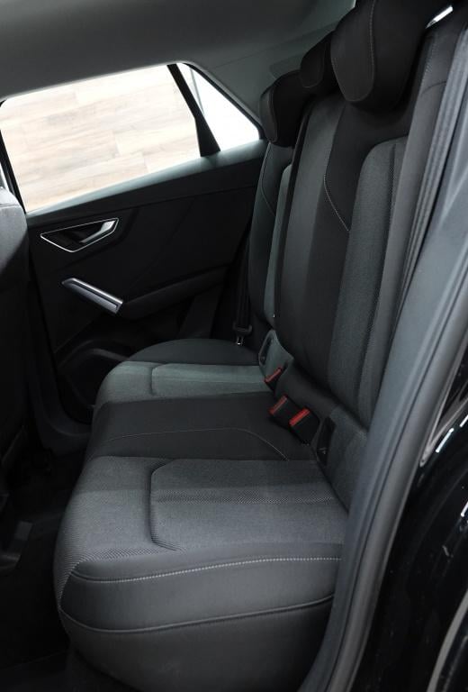 Audi Q2 1.0 tfsi sport | pdc | 19" | driveselect |